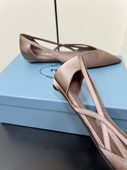 CUT-OUT BALLERINAS IN HAZELNUT BEIGE SATIN