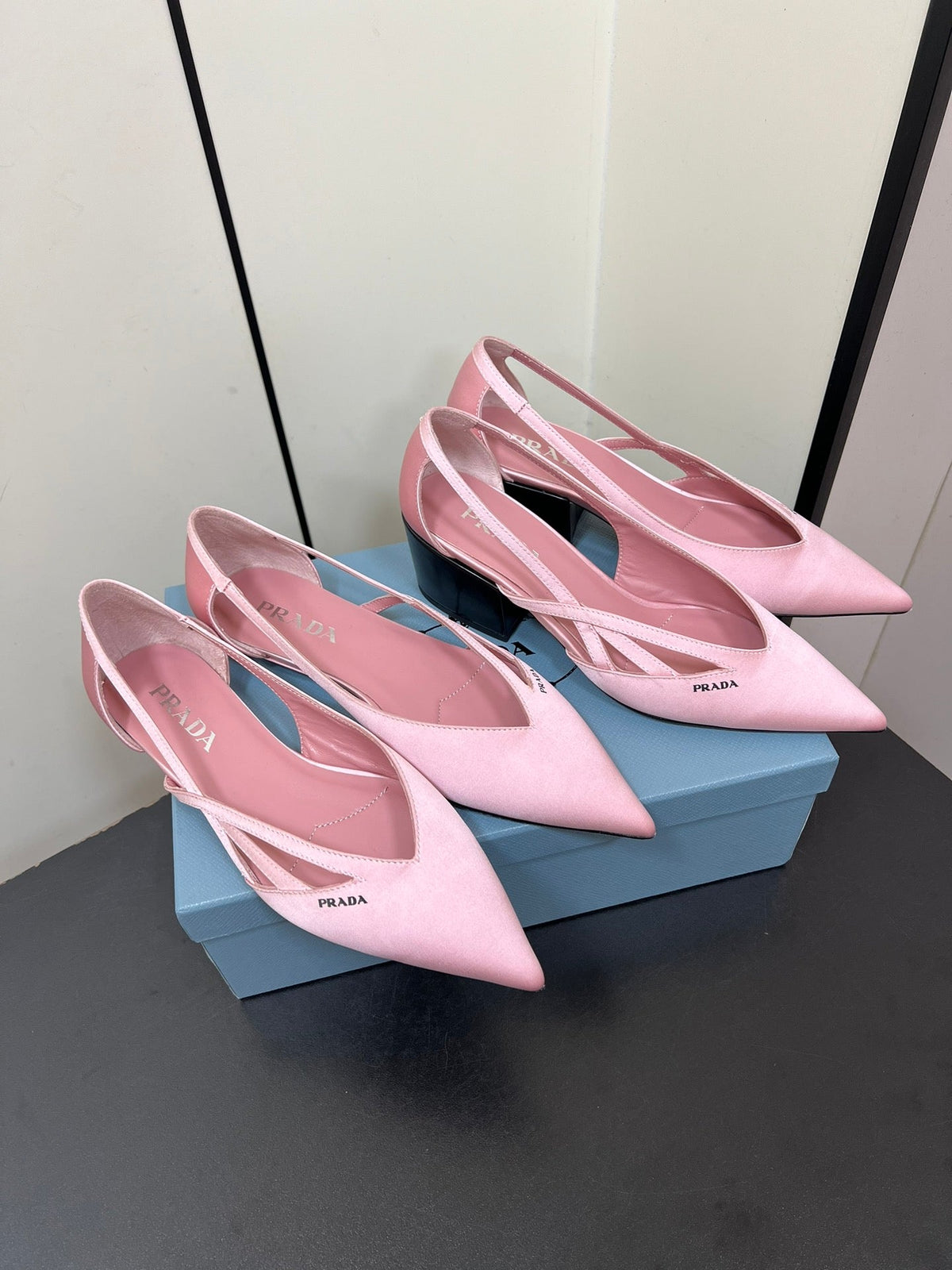 CUT-OUT BALLERINAS IN BABY PINK SATIN