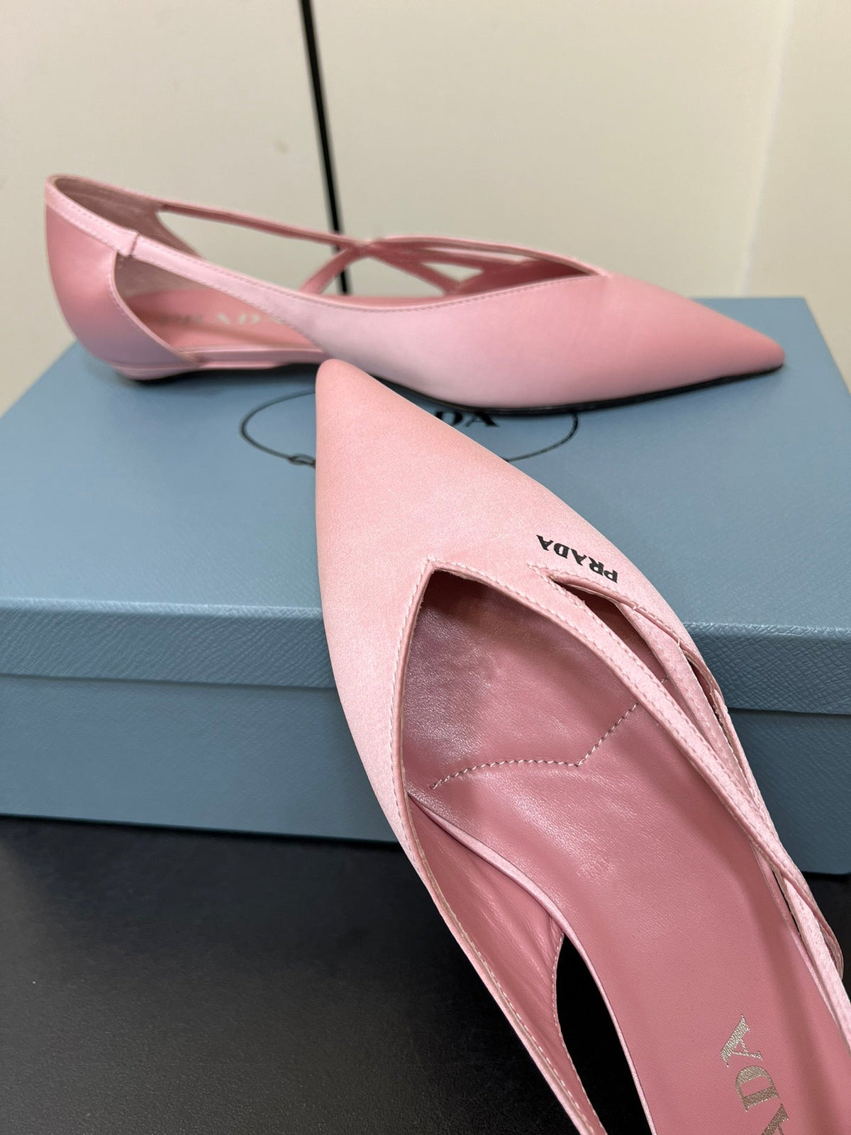 CUT-OUT BALLERINAS IN BABY PINK SATIN