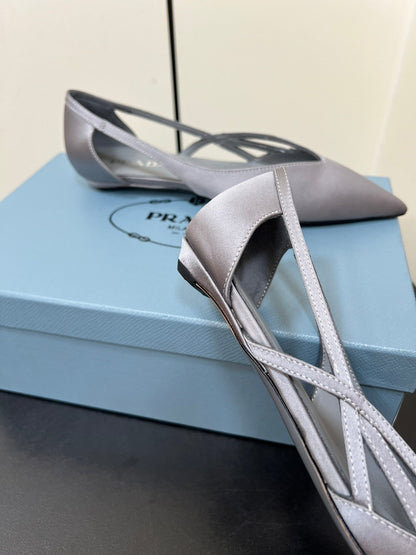 CUT-OUT BALLERINAS IN WARM GRAY SATIN
