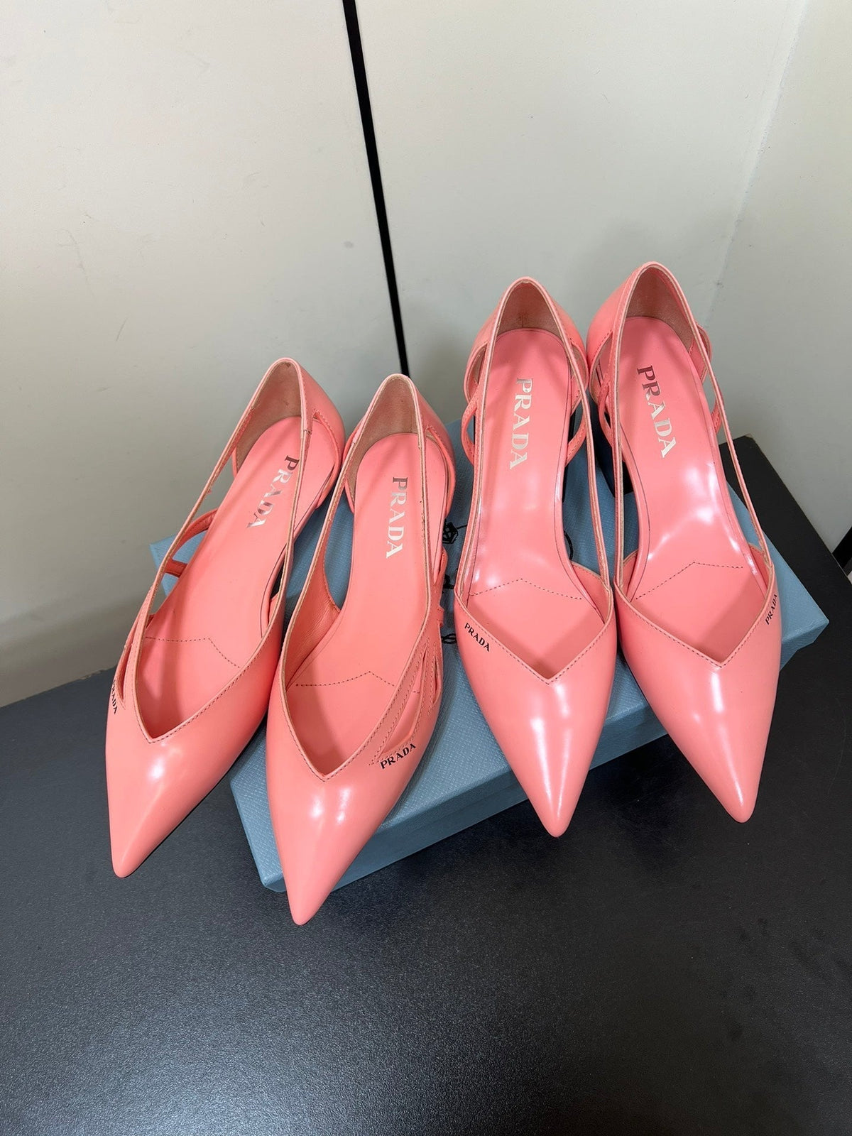 BRUSHED CUT-OUT BALLERINA FLAT IN SALMON PINK CALFSKIN