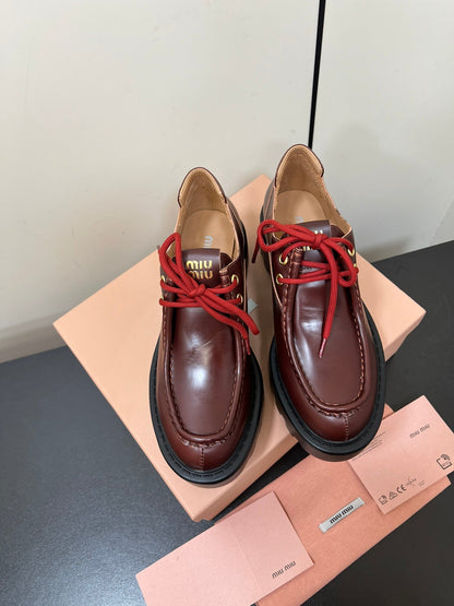 LACE-UP LOAFERS WITH THICK SOLE IN WINE RED SHINY SHEEPSKIN