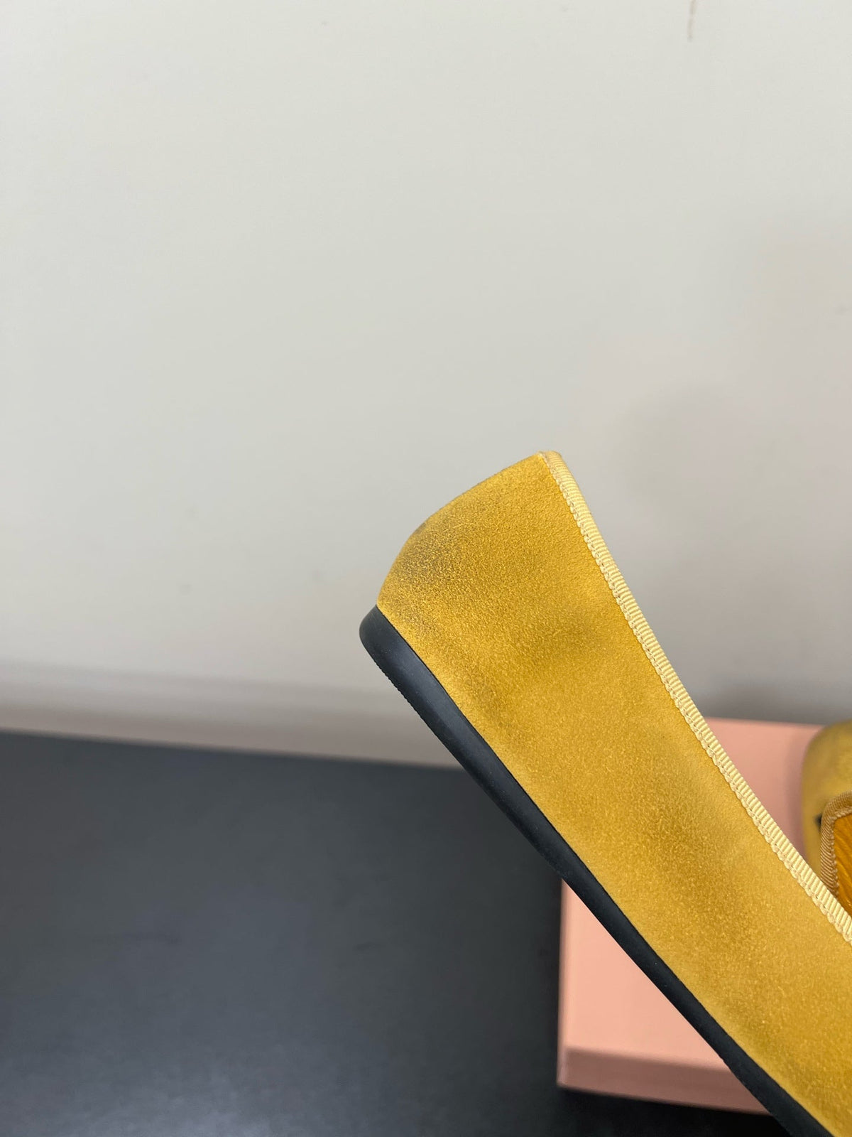 LOAFERS WITH BOW IN DUST YELLOW SUEDE