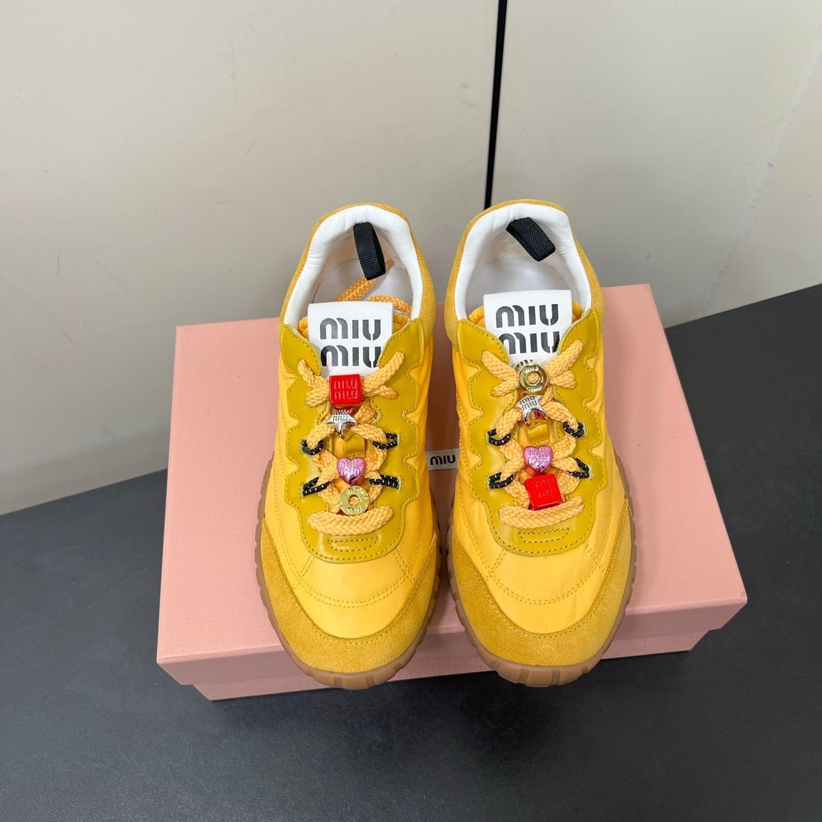 TYRE SNEAKERS IN YELLOW TECHNICAL FABRIC AND SUEDE WITH STICKER