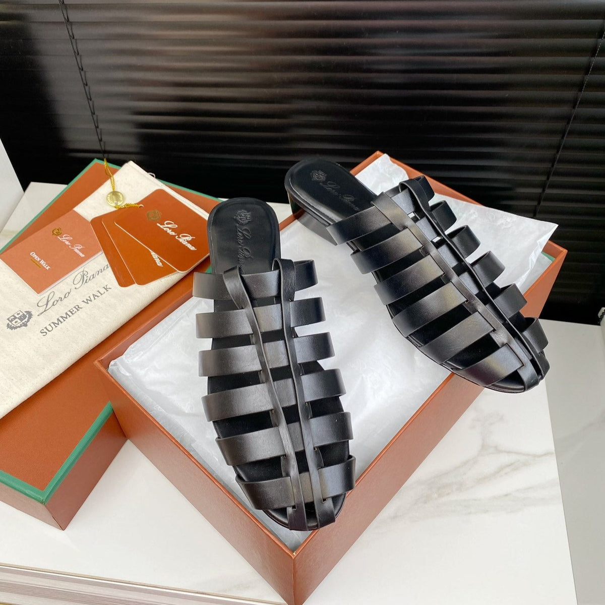 LP KAEDE SANDALS BLACK CALFSKIN
