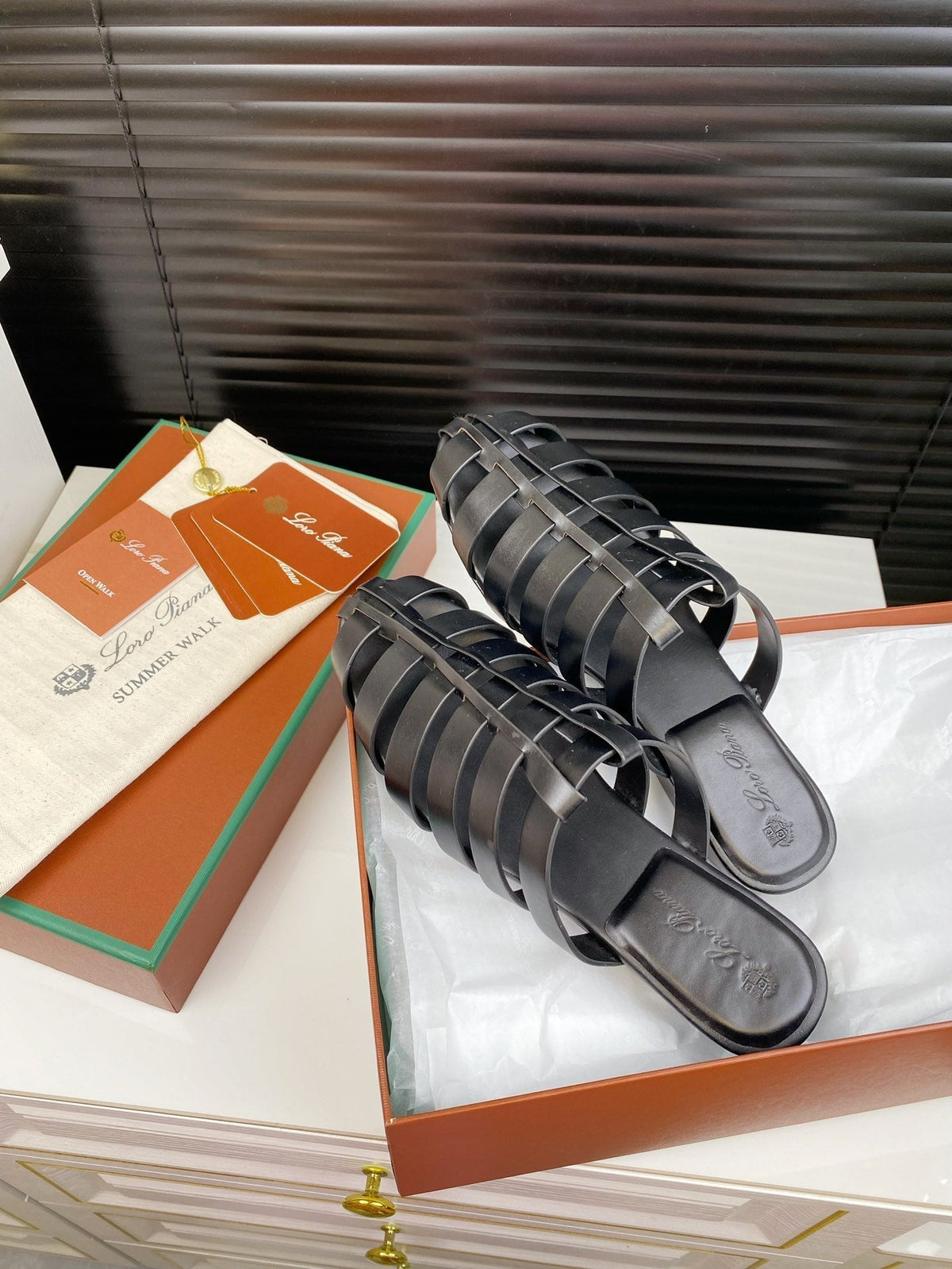 LP KAEDE SANDALS BLACK CALFSKIN