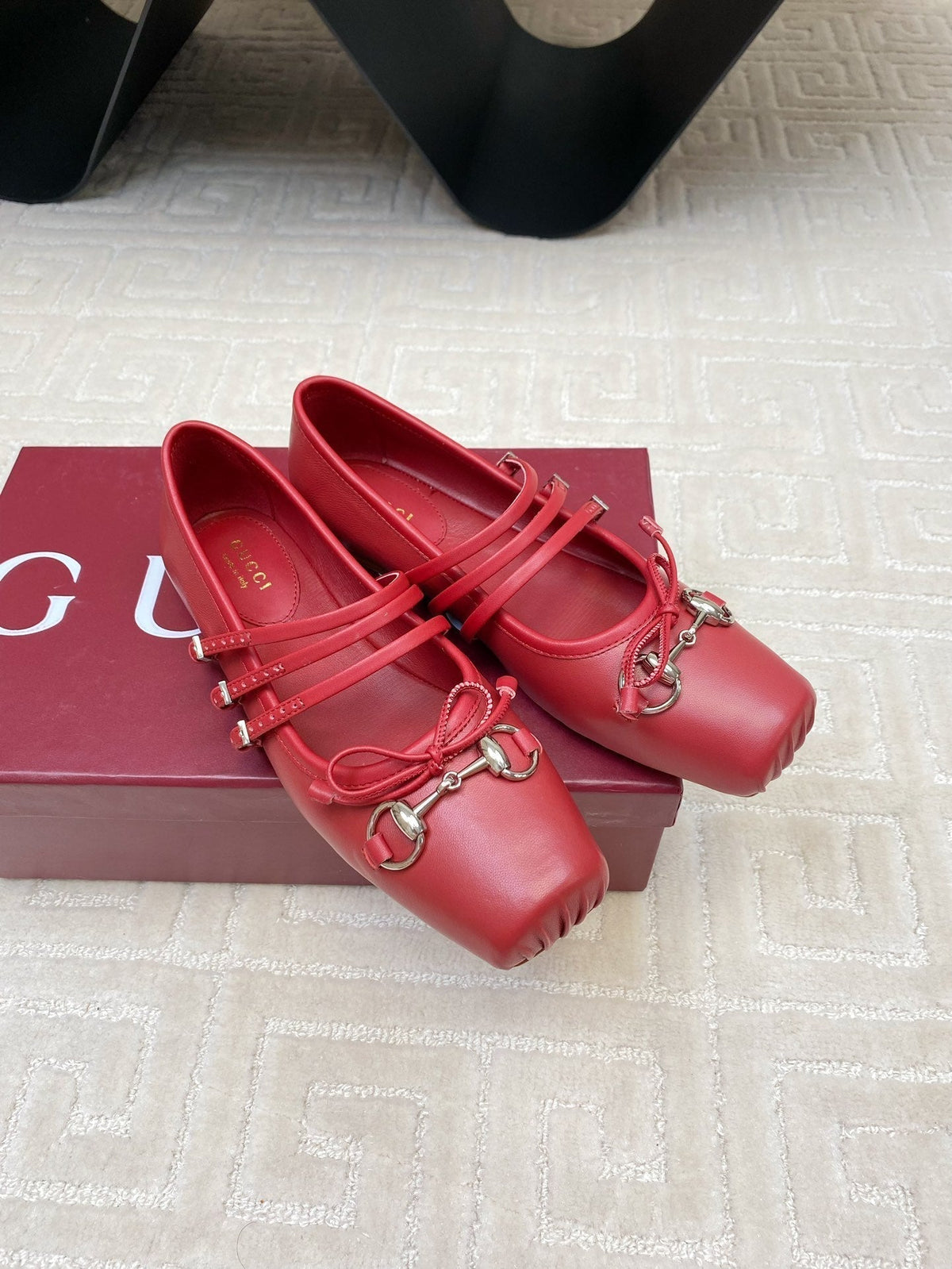 GG BALLET FLAT CRIMSON HORIZONTAL STRAPS LAMBSKIN