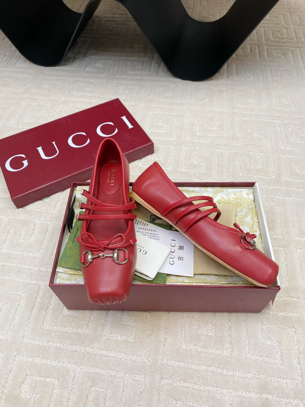 GG BALLET FLAT CRIMSON HORIZONTAL STRAPS LAMBSKIN