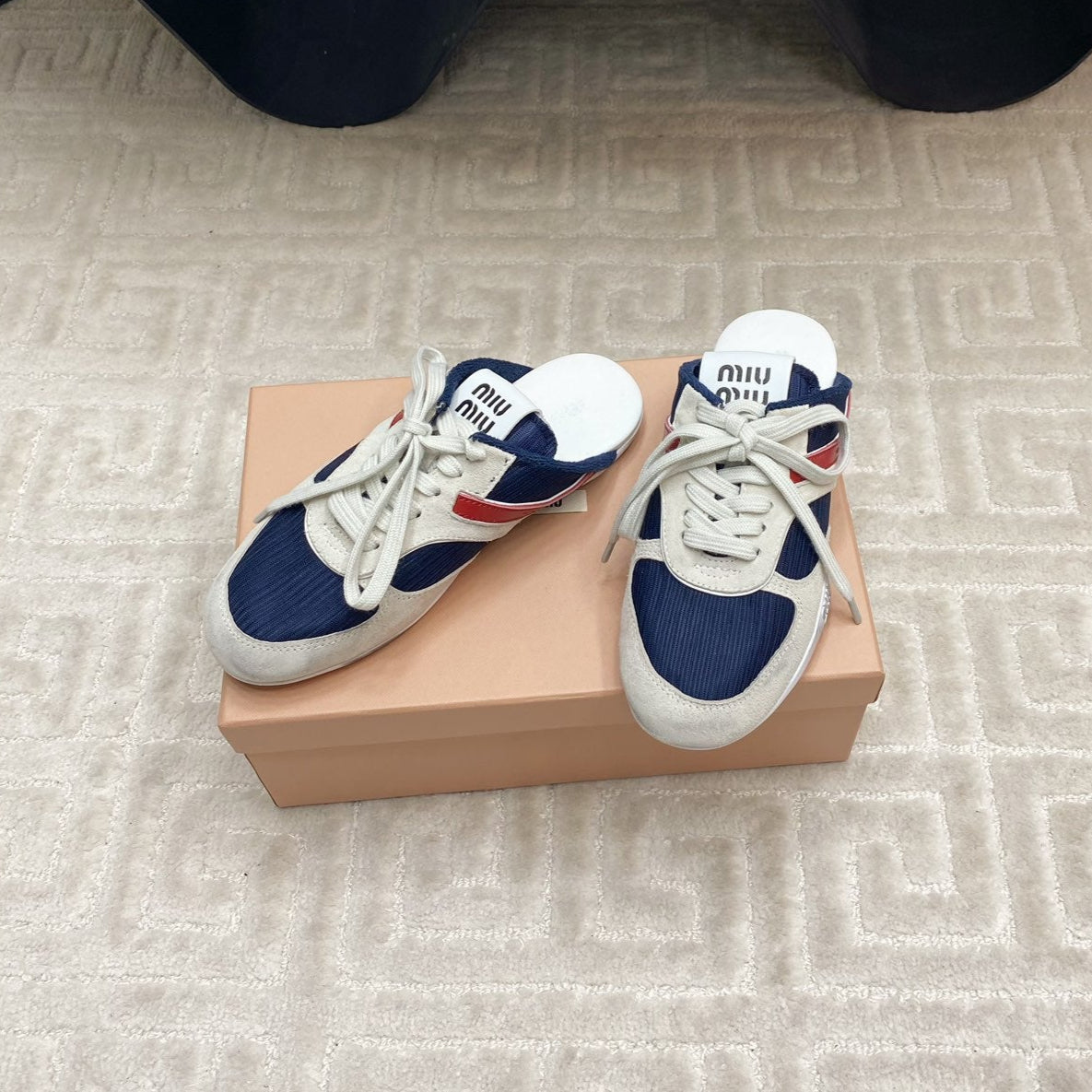 SNEAKER MULES IN NAVY MESH AND BEIGE SUEDE
