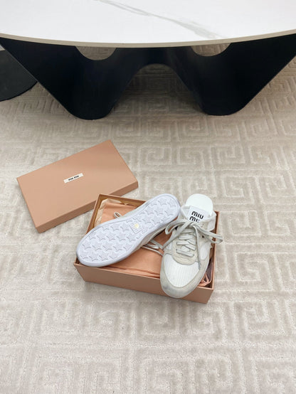 SNEAKER MULES IN WHITE MESH AND BEIGE SUEDE
