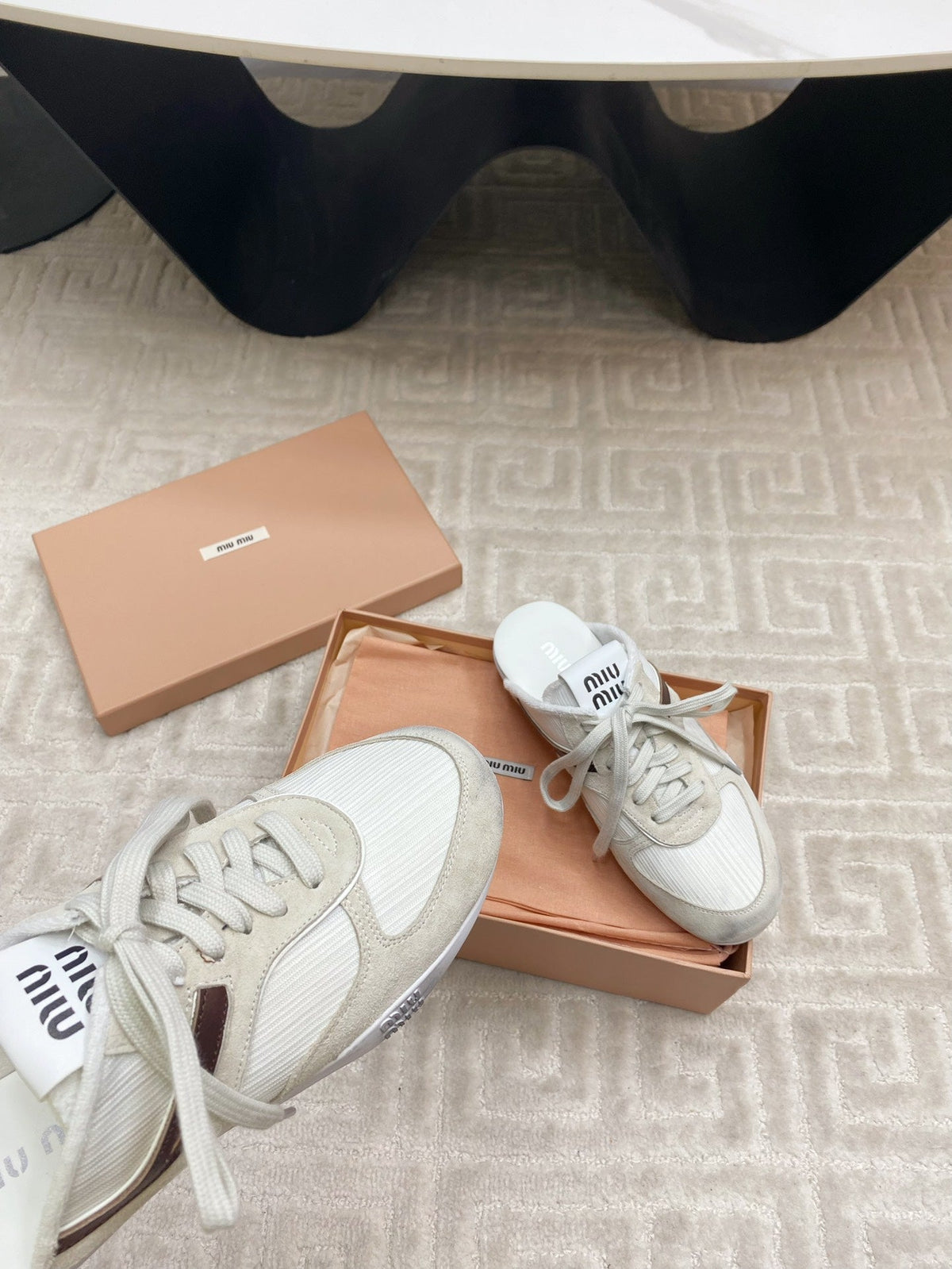 SNEAKER MULES IN WHITE MESH AND BEIGE SUEDE