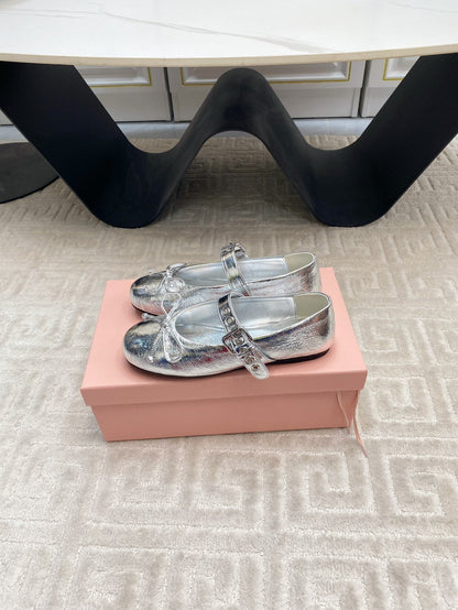 BOW MARY JANE FLAT IN SILVER LAMBSKIN