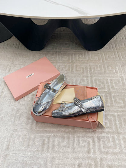 BOW MARY JANE FLAT IN SILVER LAMBSKIN