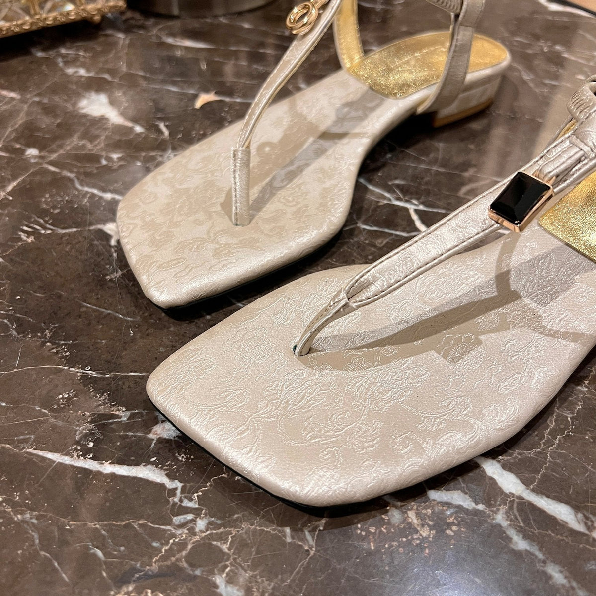 LP MINDIL SANDAL SMOKY WHITE SILK