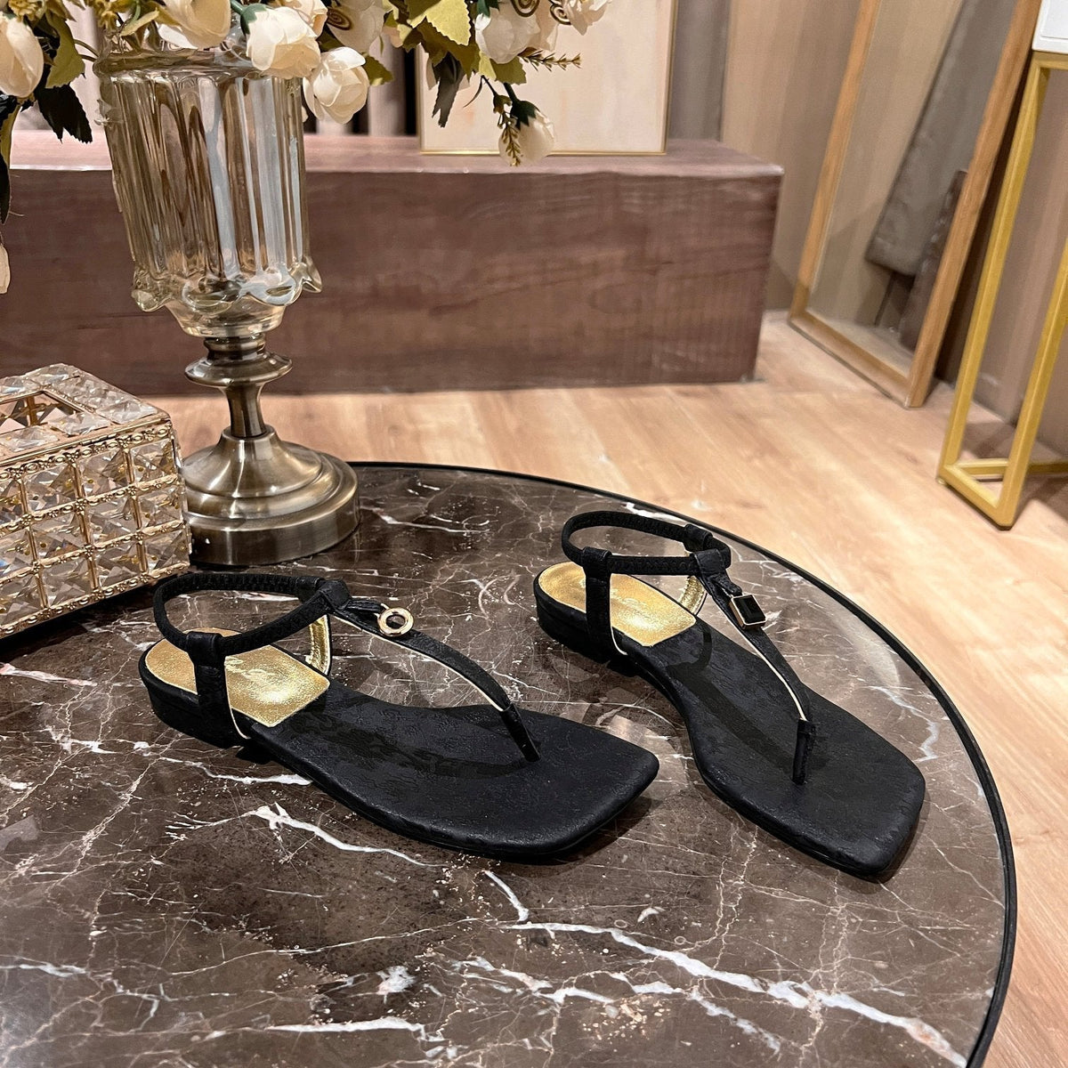 LP MINDIL SANDAL BLACK SILK