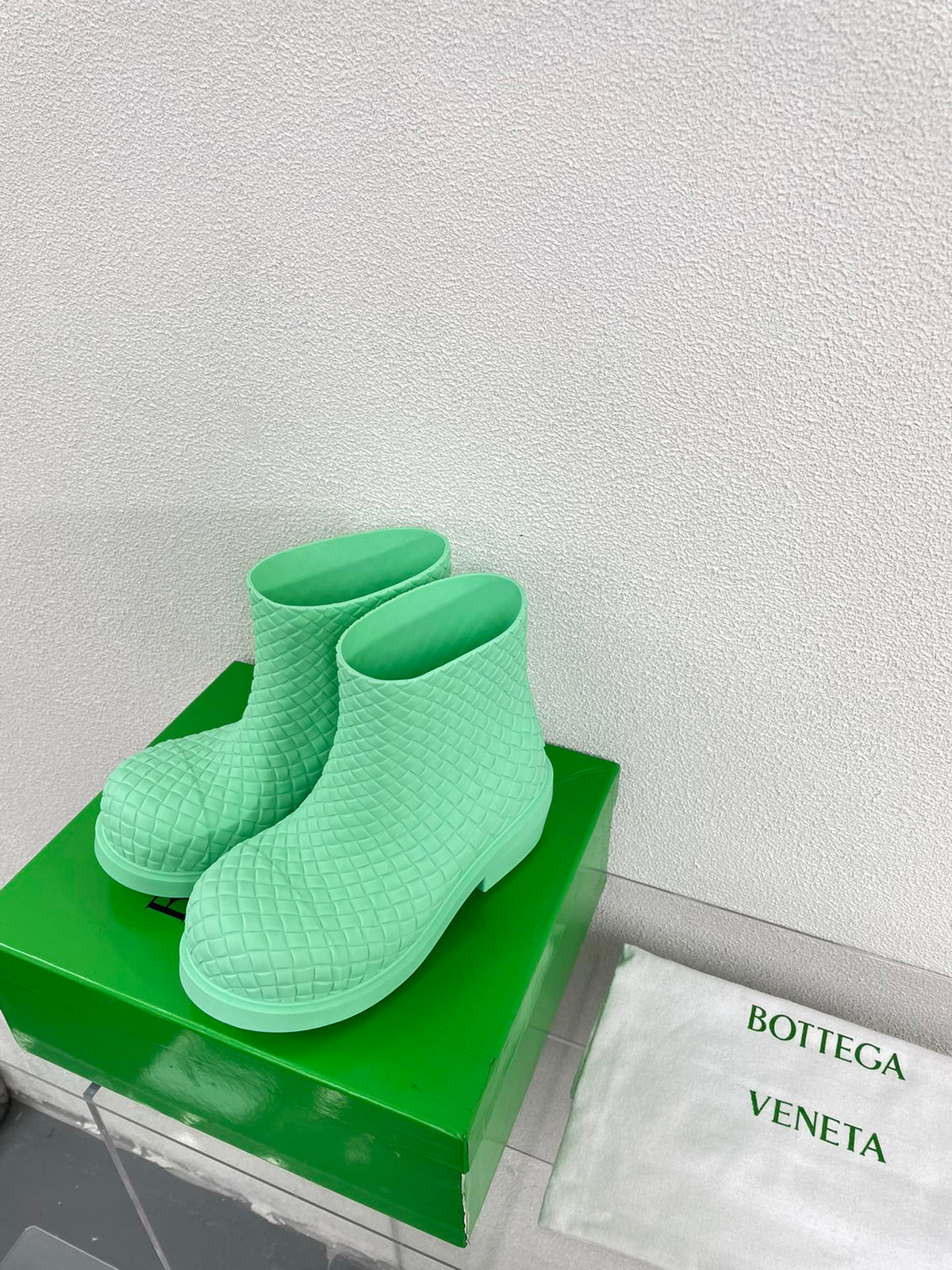FIREMAN BOOTS IN GREEN MINT RUBBER WITH ICONIC INTRECCIO MOTIF