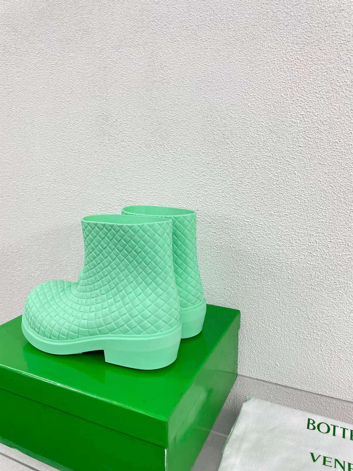 FIREMAN BOOTS IN GREEN MINT RUBBER WITH ICONIC INTRECCIO MOTIF