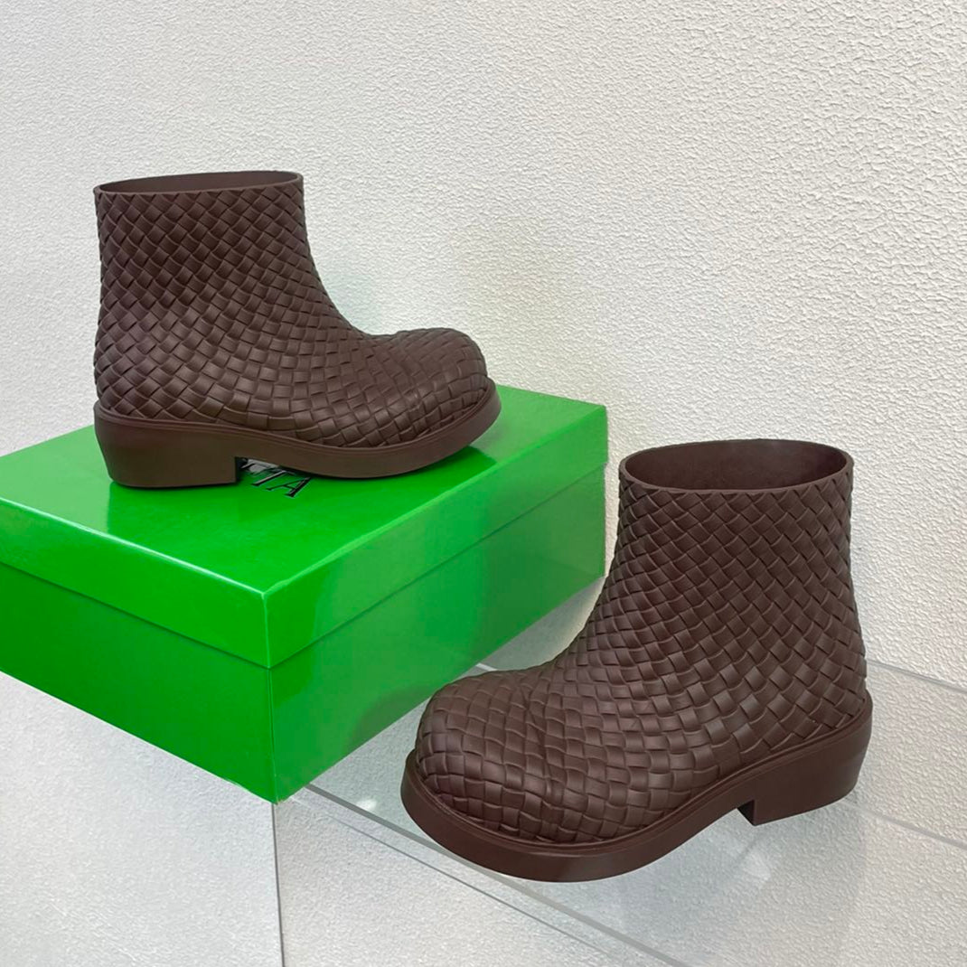FIREMAN BOOTS IN CHOCOLATE BROWN RUBBER WITH ICONIC INTRECCIO MOTIF