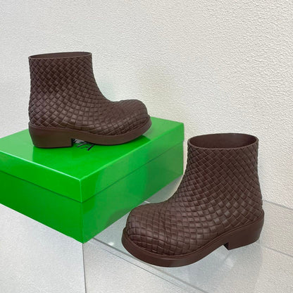 FIREMAN BOOTS IN CHOCOLATE BROWN RUBBER WITH ICONIC INTRECCIO MOTIF