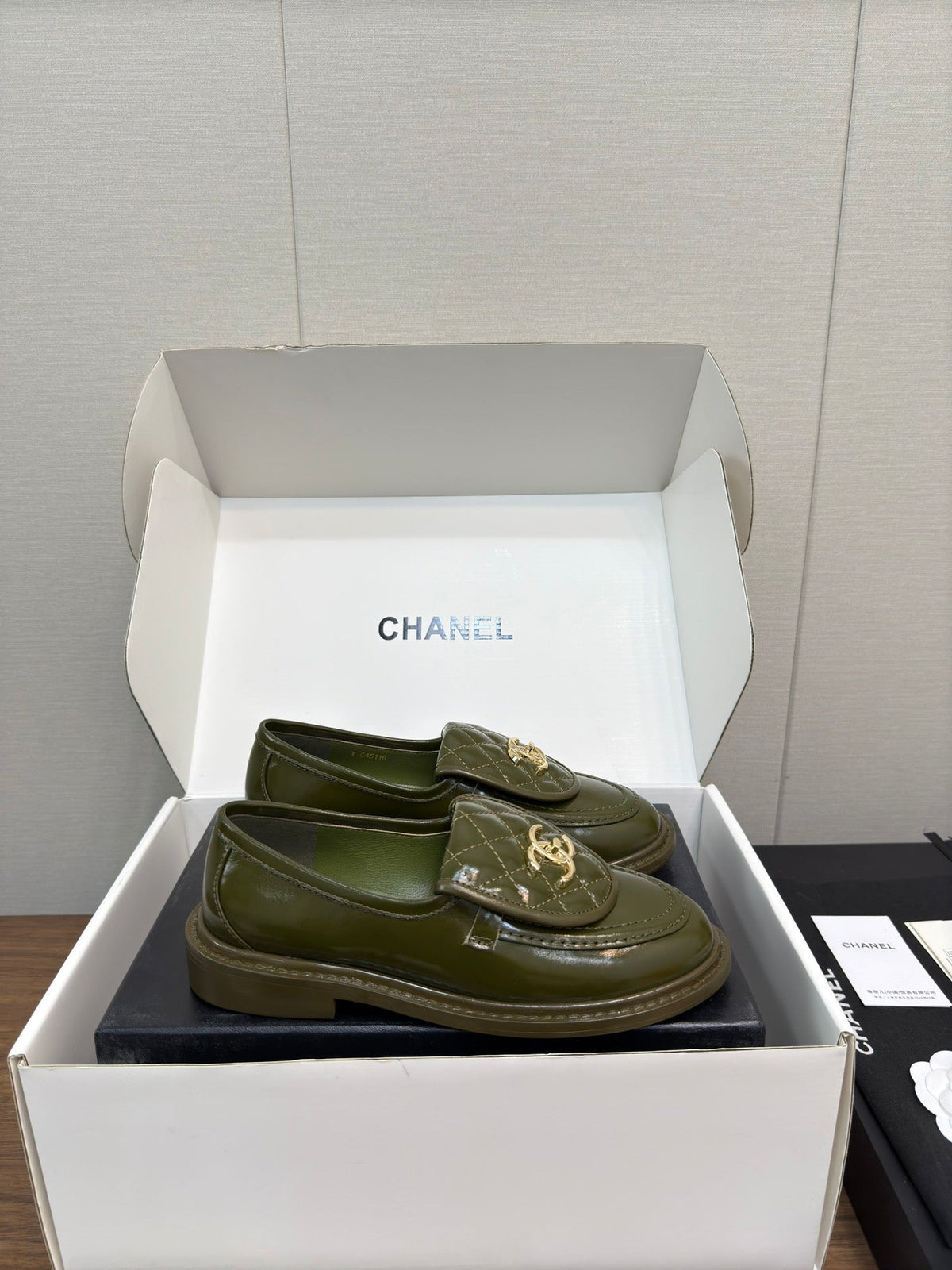 MOCCASIN 2.5 CM IN ARMY GREEN PREMIUM LAMBSKIN
