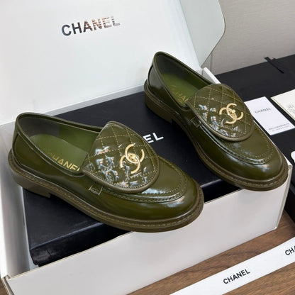 MOCCASIN 2.5 CM IN ARMY GREEN PREMIUM LAMBSKIN