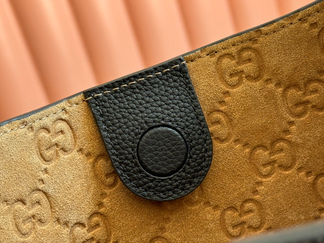 B LARGE SHOULDER BAG 49 IN BLACK SMOOTH LAMBSKIN