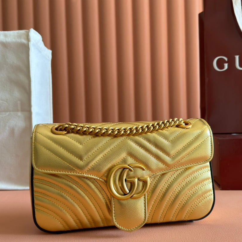 MARMONT MEDIUM SHOUDER BAG 26 IN YELLOW GLOSSY CALFSKIN