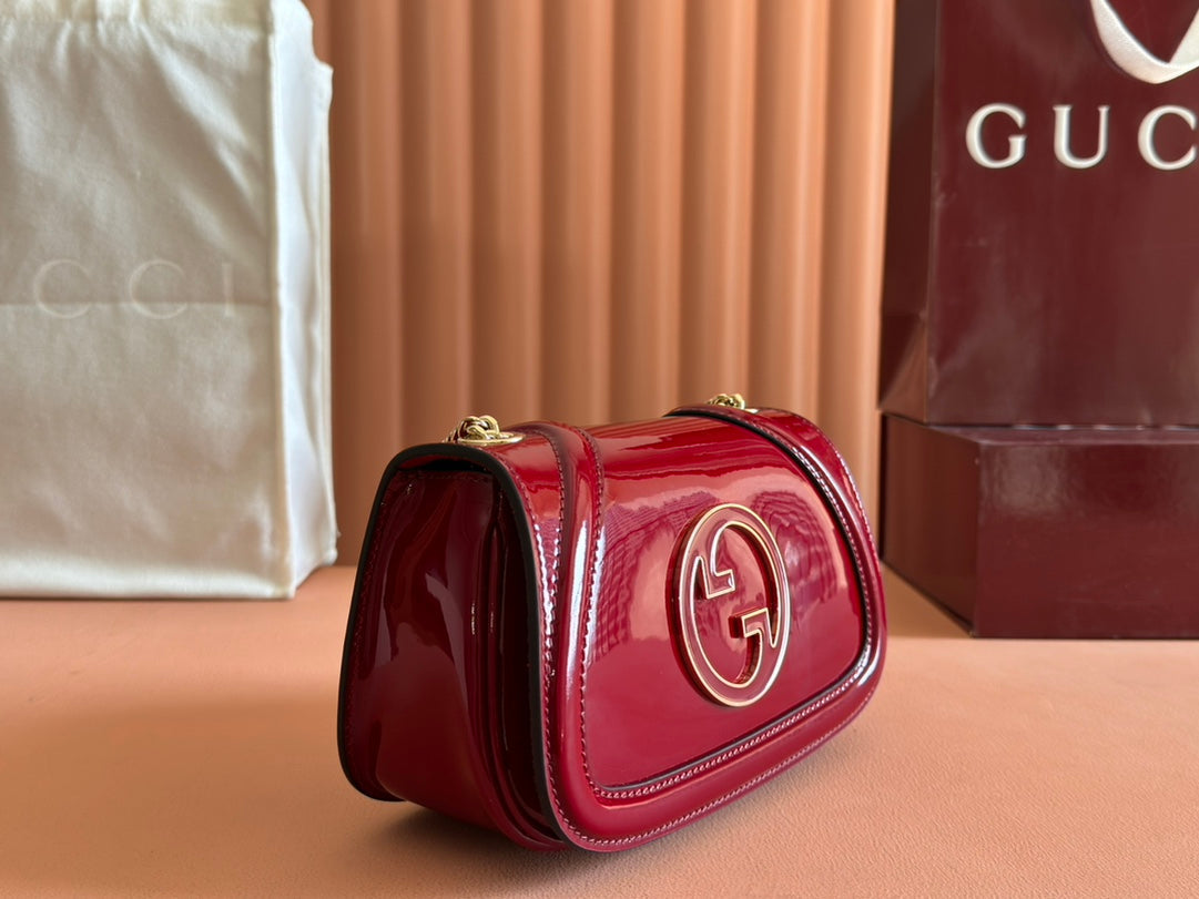 SMALL BLONDIE SHOULDER BAG 21.5 IN RED PATENT CALFSKIN