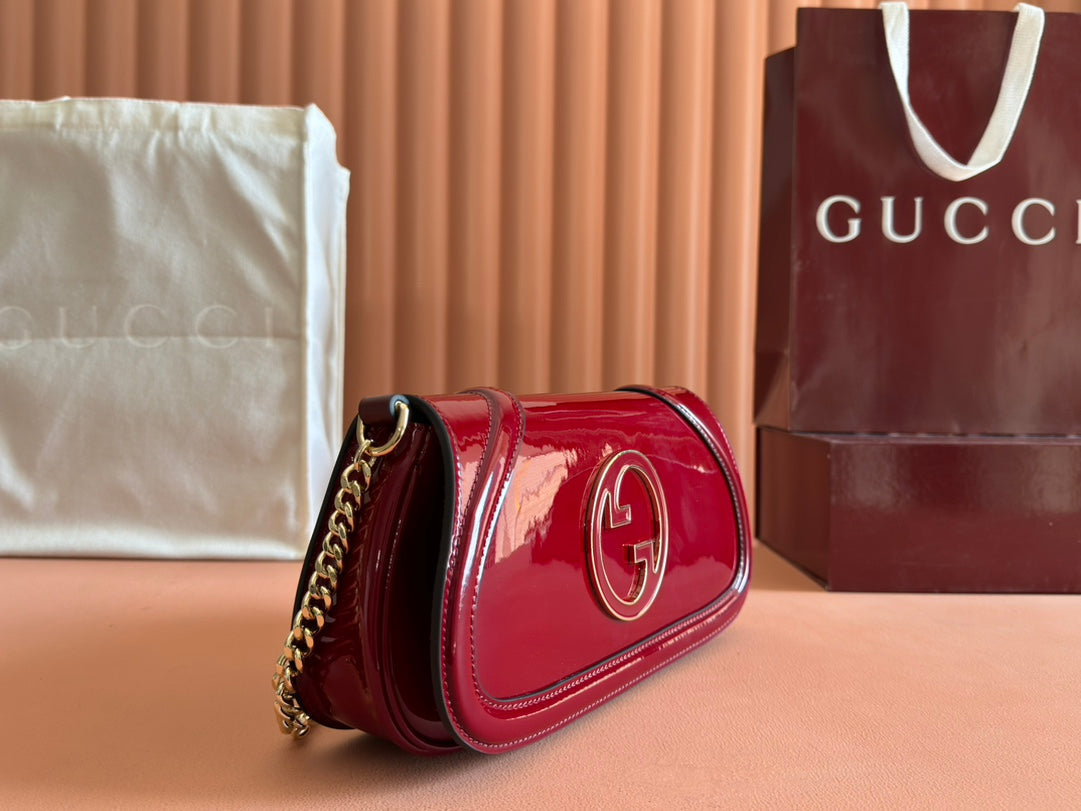 MEDIUM BLONDIE SHOULDER BAG 26.5 IN RED PATENT CALFSKIN