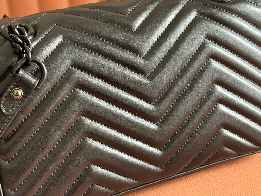 MARMONT SHOULDER BAG 26 IN BLACK CALFSKIN BLACK CHAIN