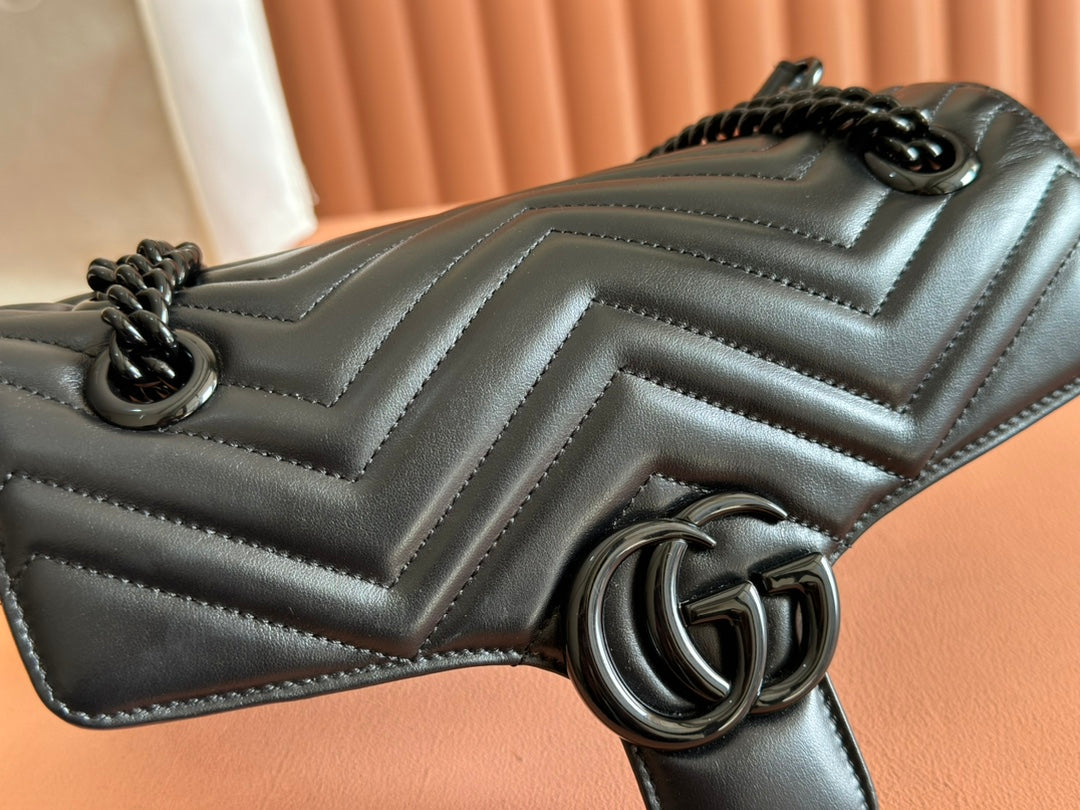 MARMONT SHOULDER BAG 26 IN BLACK CALFSKIN BLACK CHAIN