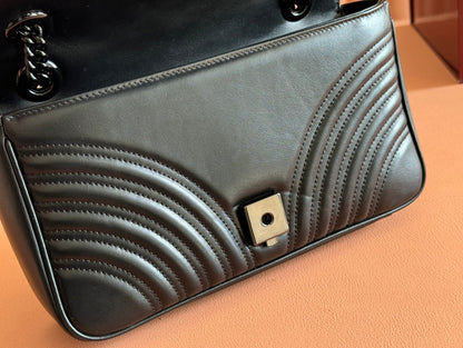 MARMONT SHOULDER BAG 26 IN BLACK CALFSKIN BLACK CHAIN