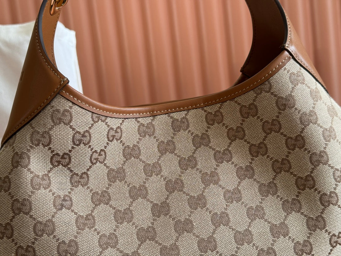 B MEDIUM SHOULDER BAG 42 IN BEIGE AND DARK BROWN GG CANVAS
