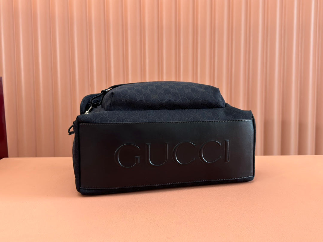 MEDIUM BACKPACK 42 IN BLACK GG CANVAS