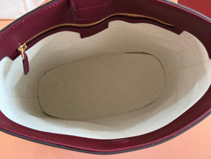 73 MEDIUM BUCKET BAG 27.5 IN ROSSO ANCORA RED SMOOTH CALFSKIN