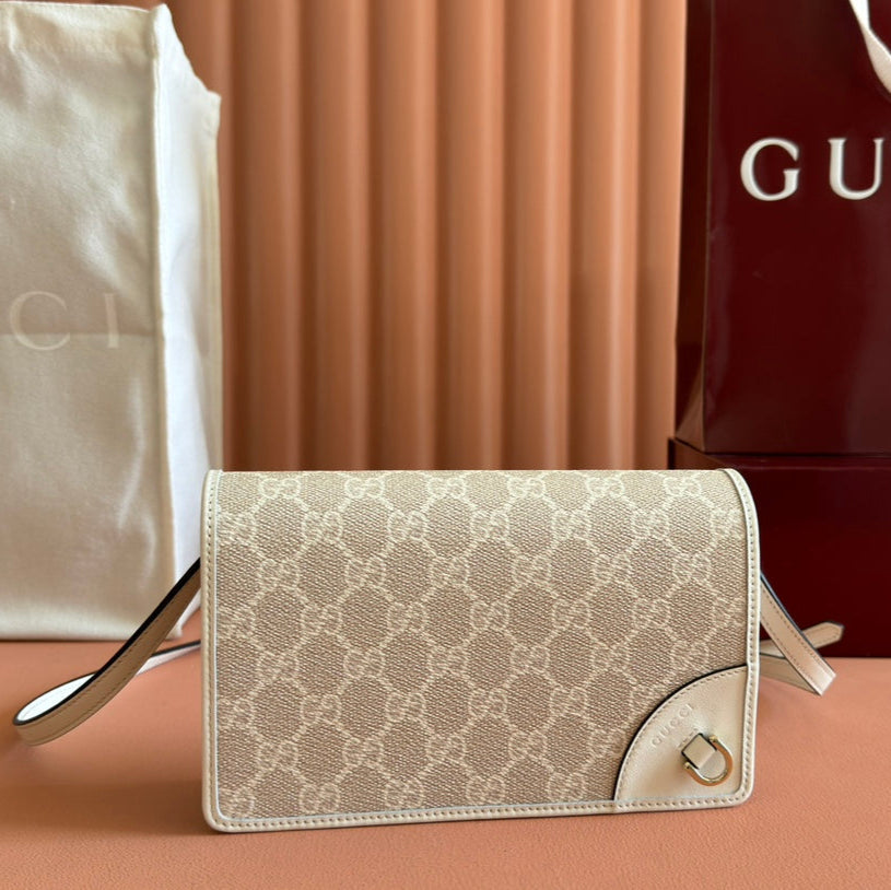 EMBLEM WALLET GG MONOGRAM 20 IN BEIGE AND WHITE SMOOTH CALFSKIN