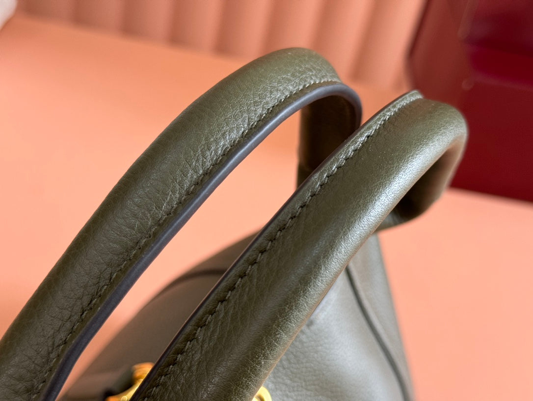 MEDIUM SOFTBIT MAXI SHOULDER BAG 27.5 IN DARK GREEN GRAINY LAMBSKIN