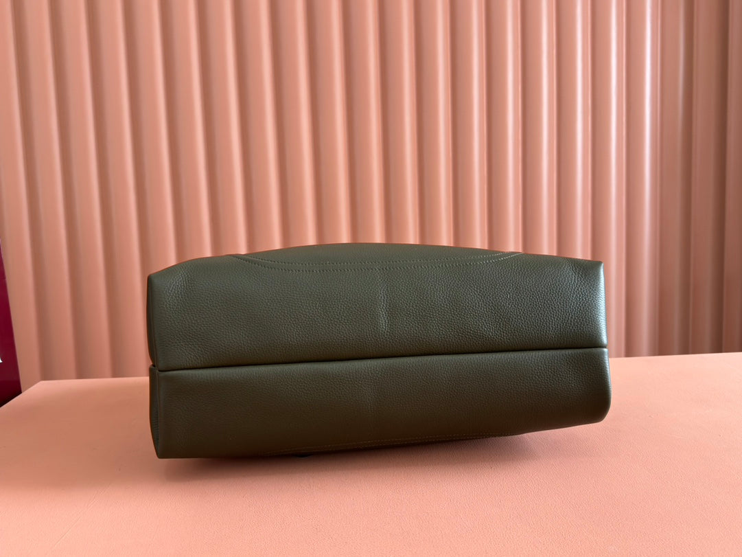 SOFTBIT MAXI SHOULDER BAG 46 IN DARK GREEN GRAINY LAMBSKIN