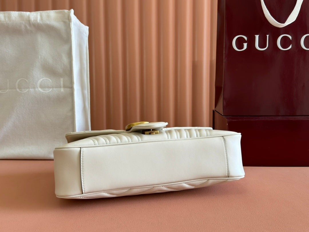 MARMONT SHOULDER BAG 31 IN WHITE CALFSKIN GOLD CHAIN