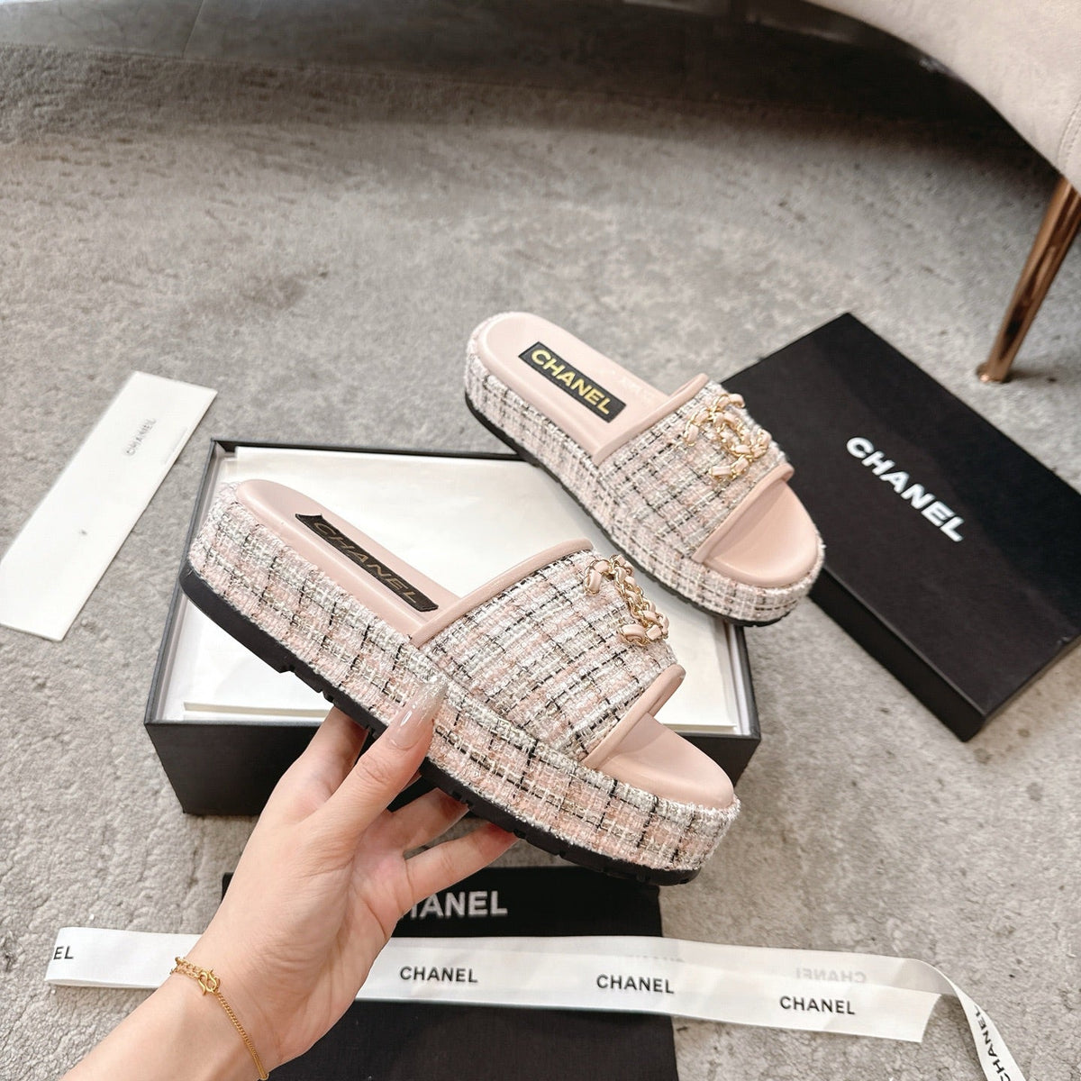 PLASTFORM HEELS IN LIGHT PINK TWEED AND CALFSKIN