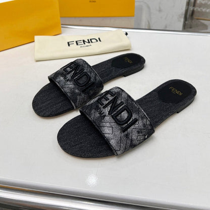 FF 5 BLACK CANVAS SLIDE