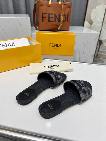 FF 5 BLACK CANVAS SLIDE