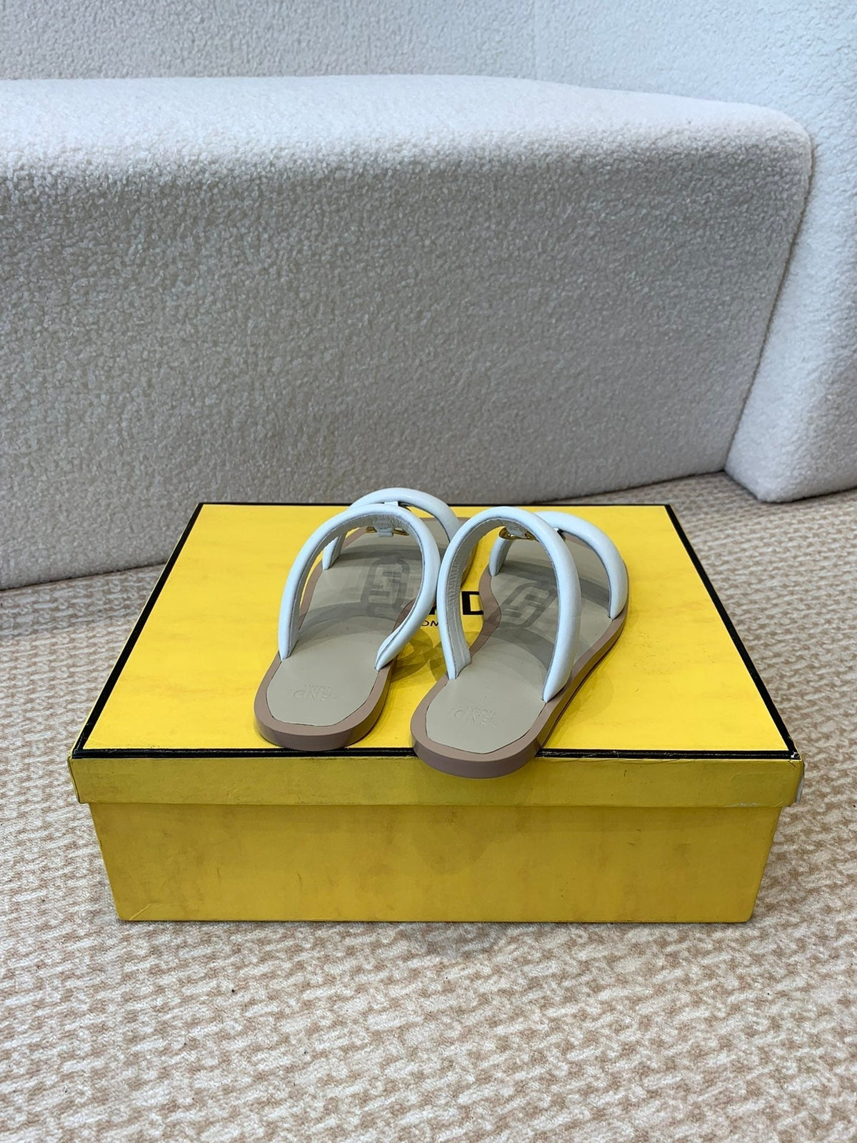 FENDI O'LOCK SLIDES WHITE CALFSKIN WITH GOLD HARDWARE