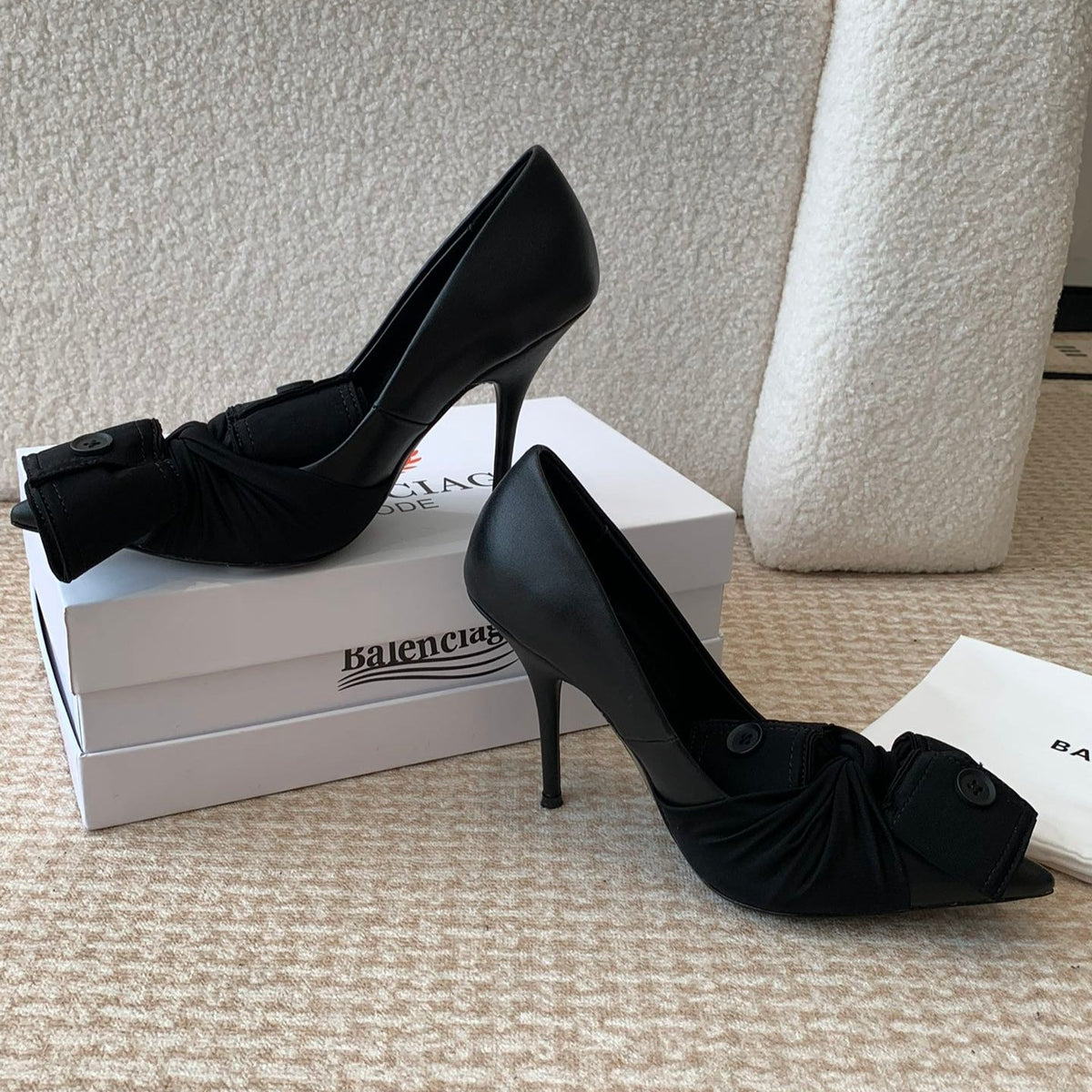 KNIFE CHEMISE HIGH PUMPS IN BLACK COTTON AND CALFSKIN