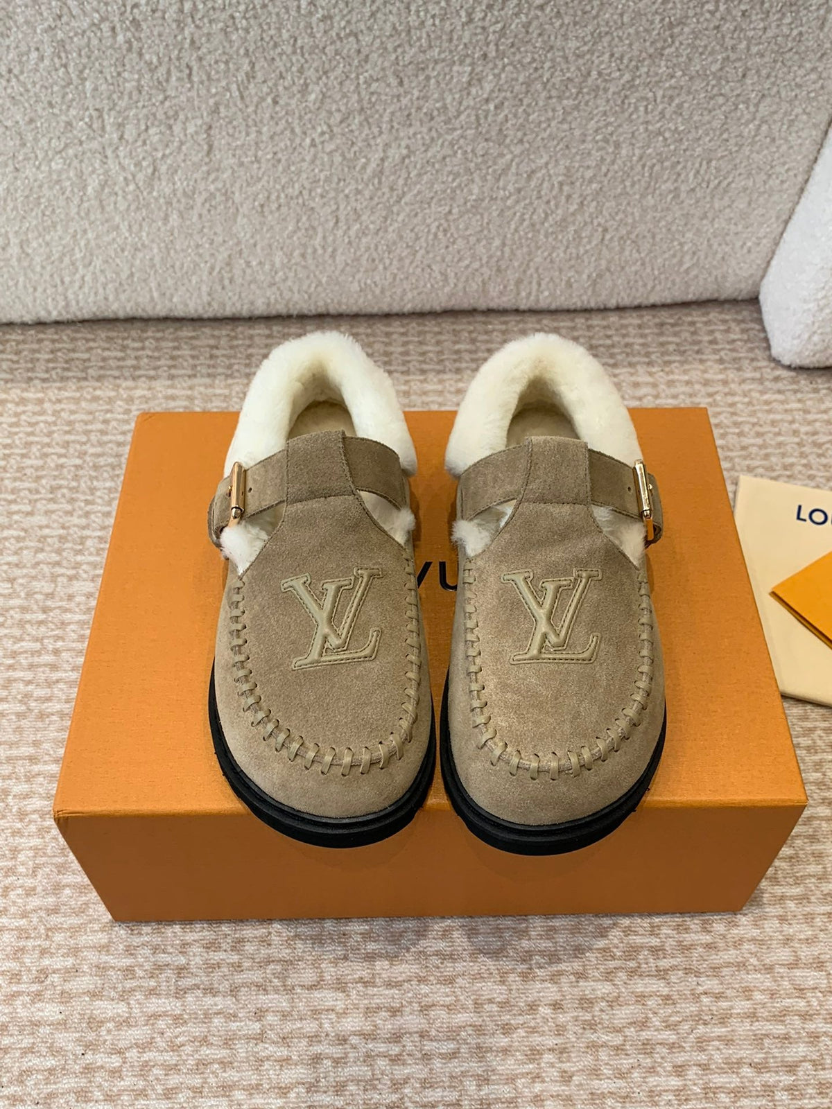 COLORADO COMFORT MARY JANE IN KHAKI GREEN SUEDE AND SHEARLING LINING