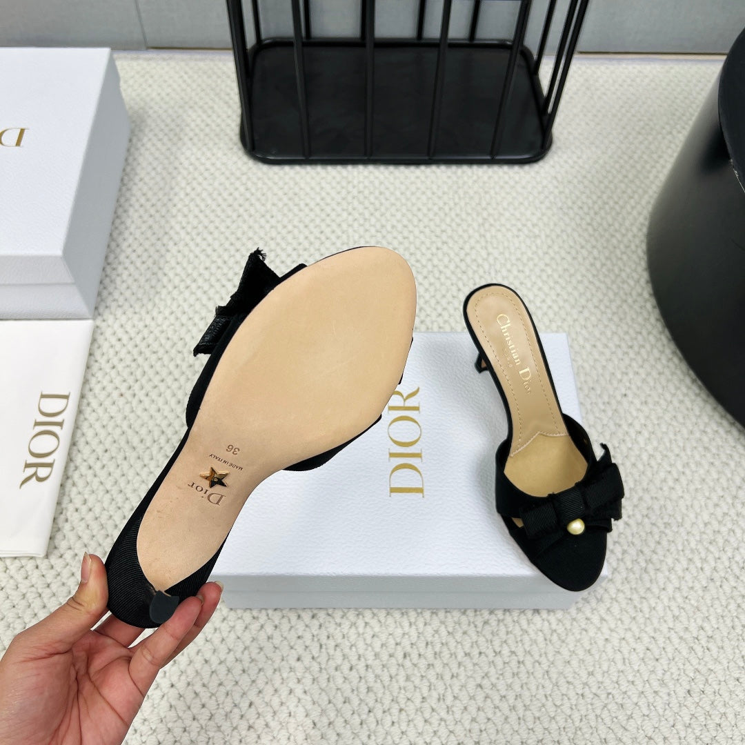 HIGH ADIORABLE MULE IN BLACK FABRIC