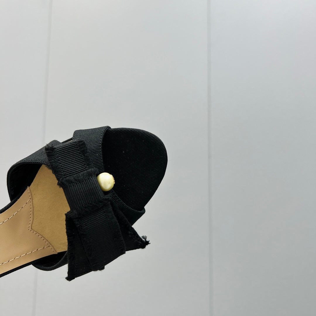 HIGH ADIORABLE MULE IN BLACK FABRIC