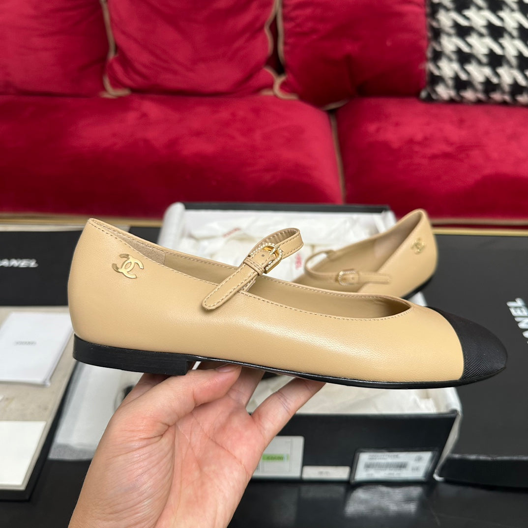 MARY JANE SHOES IN BEIGE CREAM CALFSKIN AND BLACK SATIN