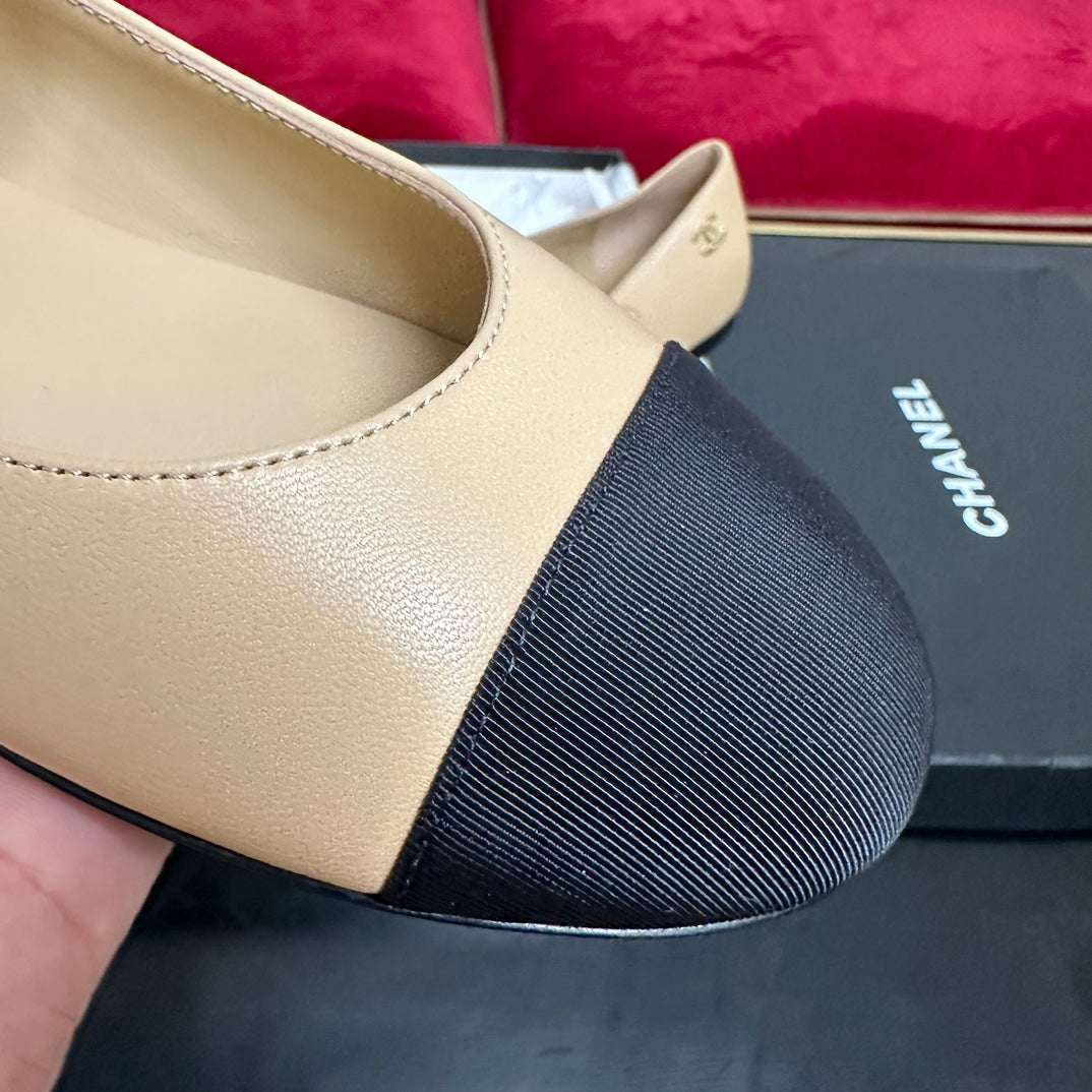 MARY JANE SHOES IN BEIGE CREAM CALFSKIN AND BLACK SATIN
