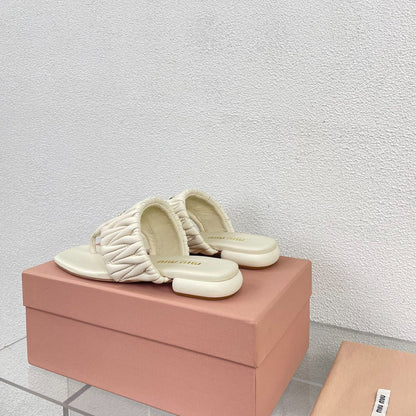 Flip-Flops Cream Leather Stylized